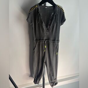 3 Pommes Girls Gray Embroidered Shoulder Jumpsuit – Size 5 (110 cm)